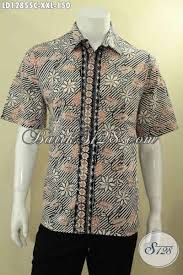 Baju batik pria lengan panjang kombinasi kain polos ini paling banyak diminati kaum hawa dijaman yang maju seperti zaman dizaman kita sekarang ini karena lebih kelihatan modis dan simplebaju batik pria lengan panjang kombinasi polos sangat disukai pria karena pakaian yang dipakai memberikan. Baju Batik Pria Big Size Model Lengan Pendek Kemeja Batik Motif Keren Desain Kekinian Cocok Untuk Buat Pesta Dan Gaul Spesial Pria Gemuk Ld12855c Xxl Toko Batik Online 2021