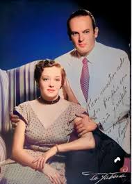 QUE ERA EL AMOR Y LA BELLEZA FÍSICA PARA DAVID SILVA? Cuando el actor David  permaneció en Hollywood conoció a una estadounidense con la que se casó;  sin embargo, ese matrimonio duro