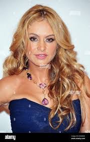 Paula Rubio's Instagram, Twitter & Facebook