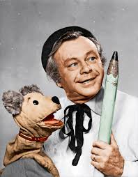 Taddeus Punkt und Struppi Zu den berühmtesten Hunden, die es im  DDR-Fernsehen gab, zählten ohne Zweifel Moppi und Struppi. Moppi war und  ist einer der Freunde von Pittiplatsch und noch heute ein