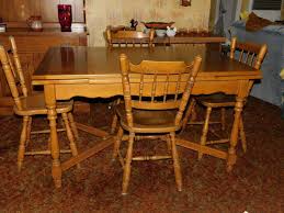 Lot 89 Vintage Maple Dining Room Table With Built In Leaves Auction By Sac Valley Auctions