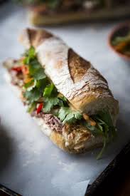 Banh Mi Sandwich A Vietnamese Street Food Classic Donalskehan Com Avec Images Recettes De Cuisine Cuisine Asiatique Nourriture Asiatique