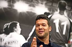 The teenager is said to have died in the early hours of the morning in troia, portugal. Exklusiv Interview Mit Ex Dfb Kapitan Michael Ballack Kritisiert Oliver Bierhoff Fussball Stuttgarter Zeitung