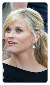 Finish by quickly sweeping a flatiron over the hair in an arc, which helps the ends lay flat against the forehead. 11 Long Wavy Hair With Side Fringe Mane Addicts