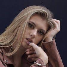 Katie Franklin's Instagram, Twitter & Facebook