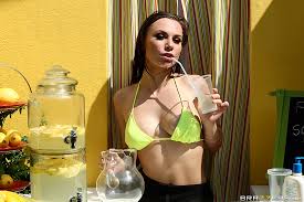 ▷ Aidra Fox in ZZ Lemonade- Aidra Fox (Photo 5) | Brazzers