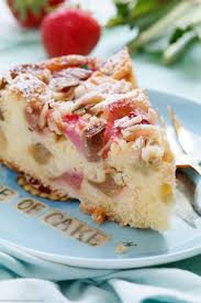 Einfacher Joghurtkuchen Mit Rhabarber Erdbeeren Emmikochteinfach Rezept Joghurt Kuchen Kuchen Rezepte Kuchen