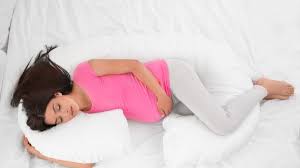 Bagi ibu hamil, trimester ketiga bisa terasa berat baik secara fisik maupun emosi. Posisi Tidur Ibu Hamil Bagaimana Posisi Tidur Yang Aman