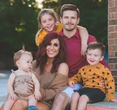 666,449 likes · 100,775 talking about this. Pin On Chelsea Houska