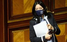 A settembre le scuole potrebbero rimanere aperte anche oltre l'orario delle lezioni. La Azzolina Ha Nascosto I Veri Contagi A Scuola Il Tempo