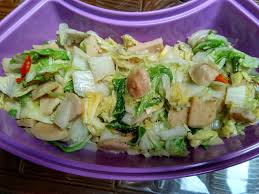 Sayuran ini memiliki berbagai manfaat untuk tubuh seperti, mendetoks racun, mencegah kanker, menurunkan kolesterol, mencegah penuaan dini nah jangan ragu deh untuk mencoba berbagai resep olahan sayur sawi. Tumis Sawi Putih Bakso Resep Easy Healthy