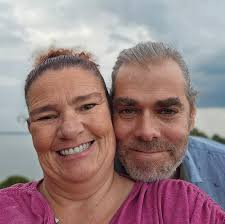 Nous embauchons pour notre succursale de Sorel-Tracy. Nous recherchons des  employés à temps plein et à temps partiel. Si vous êtes intéressé, veuillez  postuler ci-dessous. Merci de votre intérêt ! Mr. Puffs