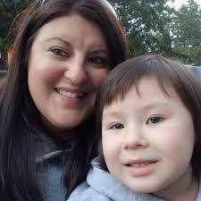 Layla Hamilton's Instagram, Twitter & Facebook