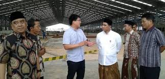 Pabrik adalah suatu bangunan industri besar di mana para pekerja mengolah benda atau mengawasi pemrosesan mesin dari satu produk menjadi produk lain, sehingga mendapatkan nilai tambah. 500 Orang Dulu Begini Janji Investor Pabrik Sepatu Soal Gaji Tenaga Kerja Radio R2b Rembang