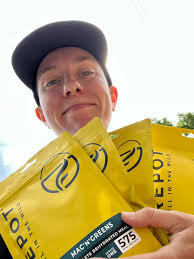 🚴‍♀️ Molly Weaver is a woman