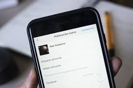 En este vídeo te mostramos como poner de fondo algunas imágenes en las letras, para poder darle un mejor sentido de imagen y una mejor vista. Como Usar Negrita Cursiva Tachado Y Mas Tipos De Letra En Instagram