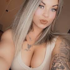 Zoey Runyon's Instagram, Twitter & Facebook