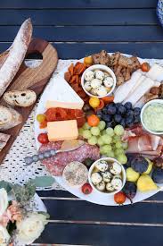 The perfect number for a dinner party is six to eight. Easy Summer Dinner Party Menu Setup Luci S Morsels