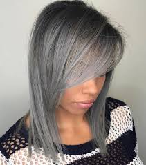 Con il taglio corto sul retro e il taglio lungo sul davanti, questo intero bob con frangia laterale lunga ti farà sentire sicuro con qualsiasi vestito che provi . Taglio Capelli Bob Lungo 2022 50 Migliori Esempi Capellidistile It