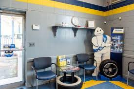 Firestone, 4910 W Broad St, Richmond, VA 23230, US