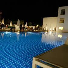 80000 m2 alanda kurulmuş olan titanic deluxe bodrum otel high class ultra herşey dahil konseptiyle misafirlerimize hizmet vermektedir. Photos At Titanic Deluxe Bodrum Personel Lojmani Kafeteryasi Food Court