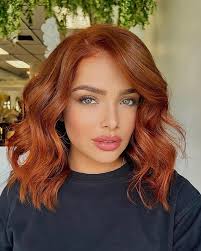 Bye brunette Patricia Flores👋🏻🌸 Hello ginger Sandra Itzel👩🏼‍🦰🧡 Lista  para mi nuevo proyecto✨ Gracias a @akutsalon y @arielcubas_passion siempre  estoy en las mejores manos, mis cómplices en este cambio de look🥹🧡