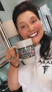 Happy Wednesday CafFriends! It's another beautiful coffee day in the  neighborhood 😁 Busy busy these next few weeks with school starting up  which makes business pick up, my daughter starting her senior