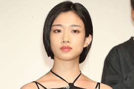 池松壮亮と熱愛、22歳の女優「河合優実」の評判 関係者が「ああ、やっぱり」と納得するワケ | デイリー新潮