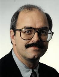 Robert Bradfield's Instagram, Twitter & Facebook