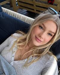 Brooke Irvine's Instagram, Twitter & Facebook