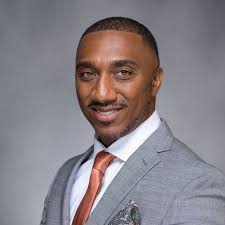 Dwight Lowe's Instagram, Twitter & Facebook