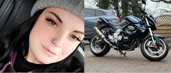 Any motorbikes please, with only a female rider.