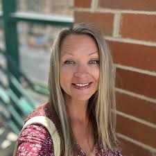 Are you a painter, sculptor, illustrator, fabric artist or digital artist?  You should apply for our annual Naturally Inspired Paint Out Day presented  by The Great Frame Up Downtown Indianapolis! Bring your