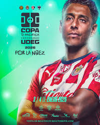 Ulises Torres rugiendo desde la defensa a línea de fondo por toda la banda  izquierda al #11Ideal. ✓ ¡Hoy vuelven a rugir los #DeLaUdeG! 🇧🇪