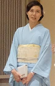 在曾經是乒乓球運動員的母親启蒙下，加上仰慕打 11歲時，成为 日本 历史上年龄最小的国家队成员。 福原愛的桌球球路風格為右手横板快攻结合 弧圈球 打法，正手的半高抛发球落点变化多，经常会有一. æ¾å¶‹èœã€…å­ å¾Œè¼© è—¤æ¾¤æµéº»ã®çµå©šå¼ã§è¦‹ã›ãŸè²«ç¦„å'Œæœå§¿ Newsãƒã‚¹ãƒˆã‚»ãƒ–ãƒ³