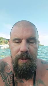 Putting the phone in a plastic bag. Why not. More to come 😁#freedomfirst  #onlinemarketing #freedom #whynot