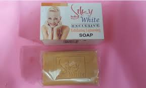 Savon Eclaircissant Exfoliant Au Noyau D Abricot