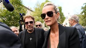 Laeticia hallyday file le parfait amour au bras de pascal balland. Laeticia Hallyday Serait De Nouveau En Couple