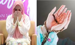 Meski tidak diperbolehkan membaca alquran, perempuan yang haid tetap dianjurkan untuk mendengarnya. Ini Amalan Yang Boleh Dilakukan Wanita Ketika Haid Di Bulan Ramadan Mufti Wp