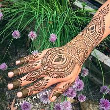 Chive Blossoms And Henna What Could Be Better Thanks For Being Awesome Djprettyninja Was A Pleasure Sitting With You Mehandi Henna Henna Henna Patterns