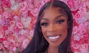 Monique White's Instagram, Twitter & Facebook