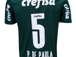 Patrick de paula cercado por torcedores do palmeiras. Camisa I Palmeiras 2020 21 P De Paula Verde Branco Mania