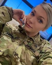 Marie Arnett's Instagram, Twitter & Facebook