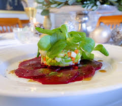 Randen Carpaccio Mit Mozzarella Tatar Und Nusslisalat Rezept Nusslisalat Rezept Fingerfood Vorspeisen Und Lebensmittel Essen