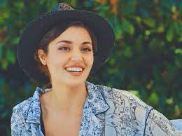 Hande erçel, dünya güzellerini geride bırakarak 1. You Knock On My Door 2020