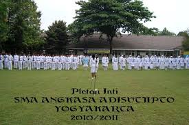 Jemput cewe sma pulang sekolah pake moge ternyata selebgram. Sma Angkasa Adisutjipto Yogyakarta