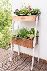 Diy Upcycling Pflanzleiter Aus Alten Schubladen Leelah Loves Diy Blumenstander Pflanzenleiter Blumen Regal
