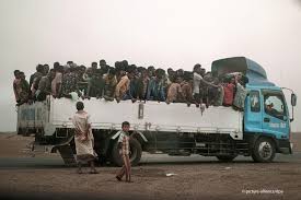 عرضت قناة العربية الحدث، فيديو لوصول تعزيزات من القوة الضاربة في الجيش السعودي إلى الحدود مع اليمن، وبالتحديد في منطقة نجران. Ø¥Ù„Ù‰ Ø¬Ø§Ù†Ø¨ Ø§Ù„ØªØ¹Ø°ÙŠØ¨ ÙˆØ§Ù„Ø§Ø³ØªØºÙ„Ø§Ù„ ÙƒÙˆØ±ÙˆÙ†Ø§ ÙŠØ¹Ù… Ù‚ Ù…Ø¹Ø§Ù†Ø§Ø© Ø§Ù„Ù…Ù‡Ø§Ø¬Ø±ÙŠÙ† ÙÙŠ Ø§Ù„ÙŠÙ…Ù† Ù…Ù‡Ø§Ø¬Ø± Ù†ÙŠÙˆØ²