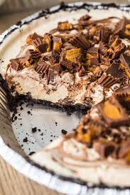 This chocolate peanut butter pie recipe is everything a dessert should be {and more}. Chocolate Peanut Butter Pie Easy Peanut Butter Cup Ice Cream Pie