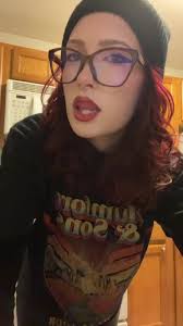 Hattie Donovan (@dattiehonovan)